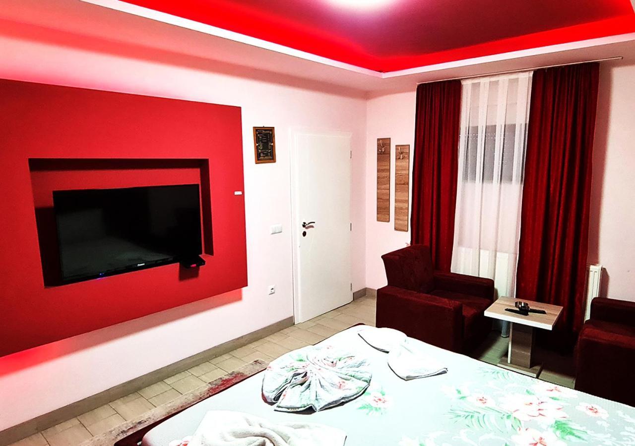 Motel Villa Star Gjilan Esterno foto